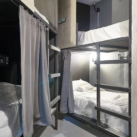 We Hostel And Suites Miraflores By Stand Out Hotels Collection Санто-Доминго Экстерьер фото